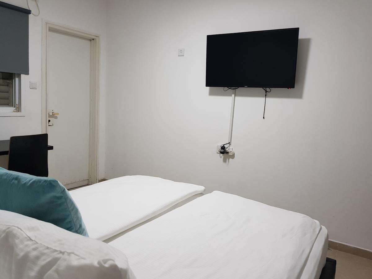 Airport Guest House - One-Way Free Shuttle Or Yehuda Exteriör bild