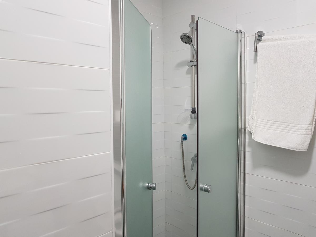 Airport Guest House - One-Way Free Shuttle Or Yehuda Exteriör bild