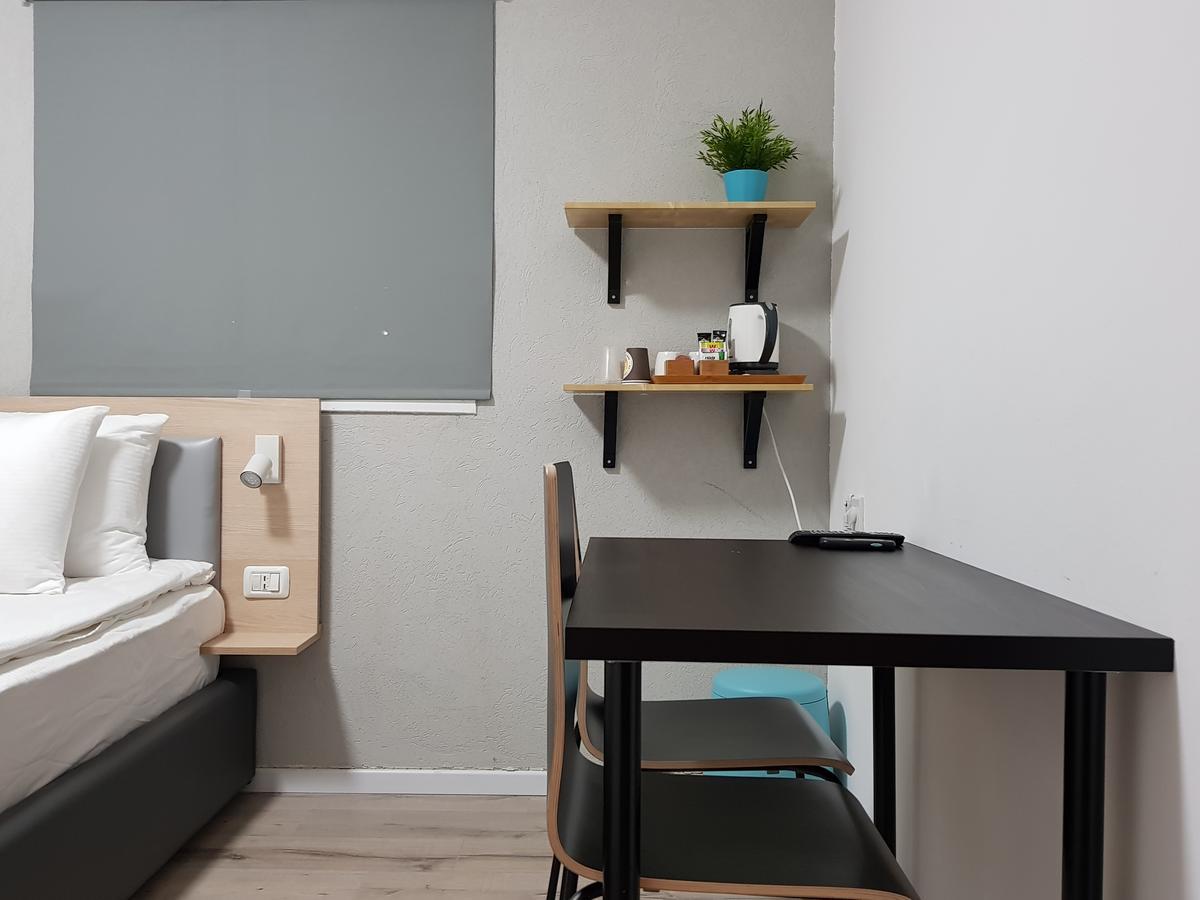 Airport Guest House - One-Way Free Shuttle Or Yehuda Exteriör bild