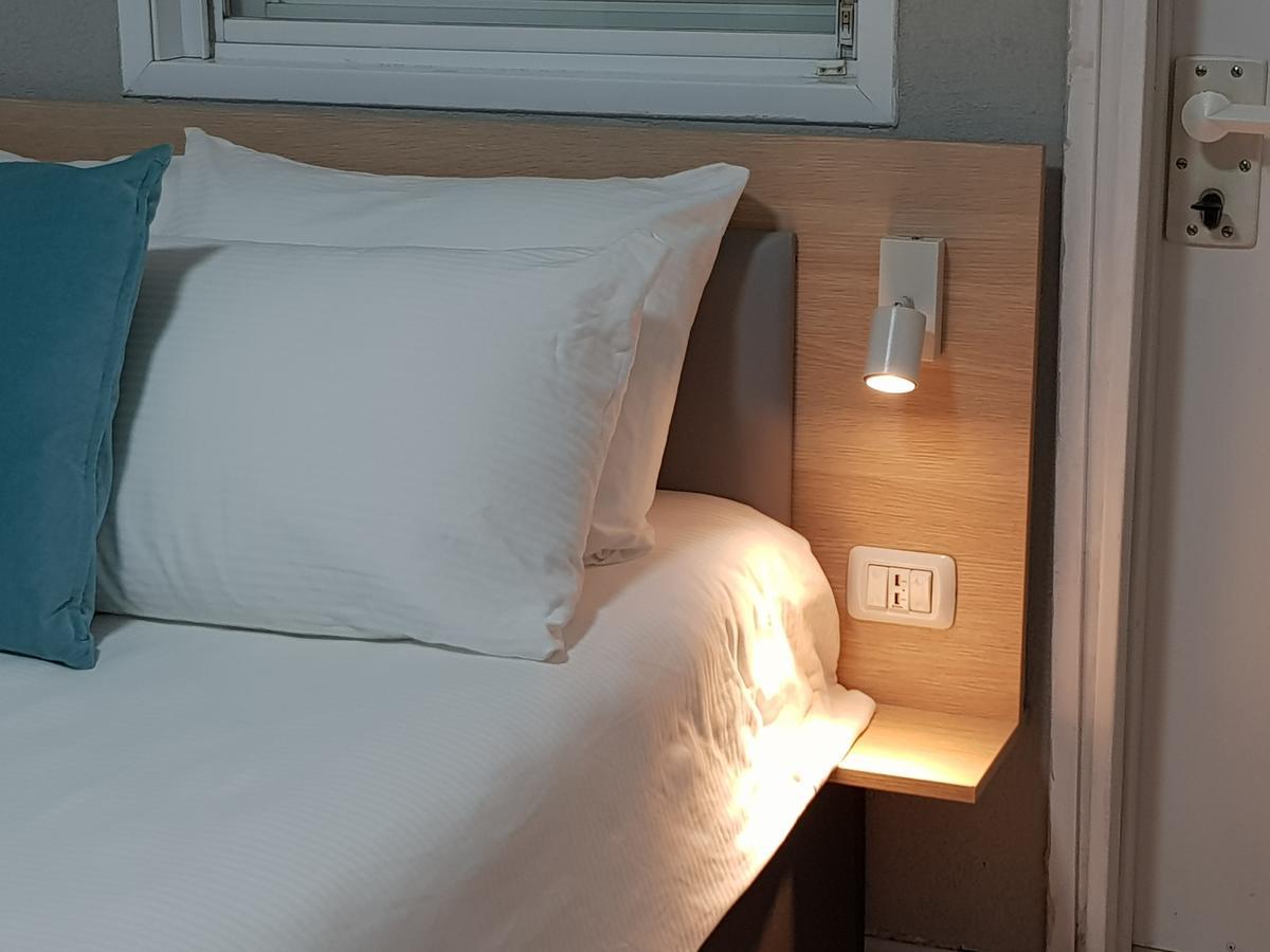 Airport Guest House - One-Way Free Shuttle Or Yehuda Exteriör bild